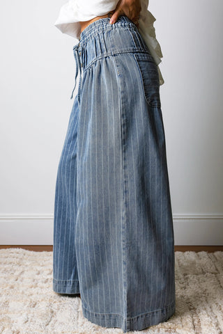 Striped Button Pleated Denim Wide Leg Jeans